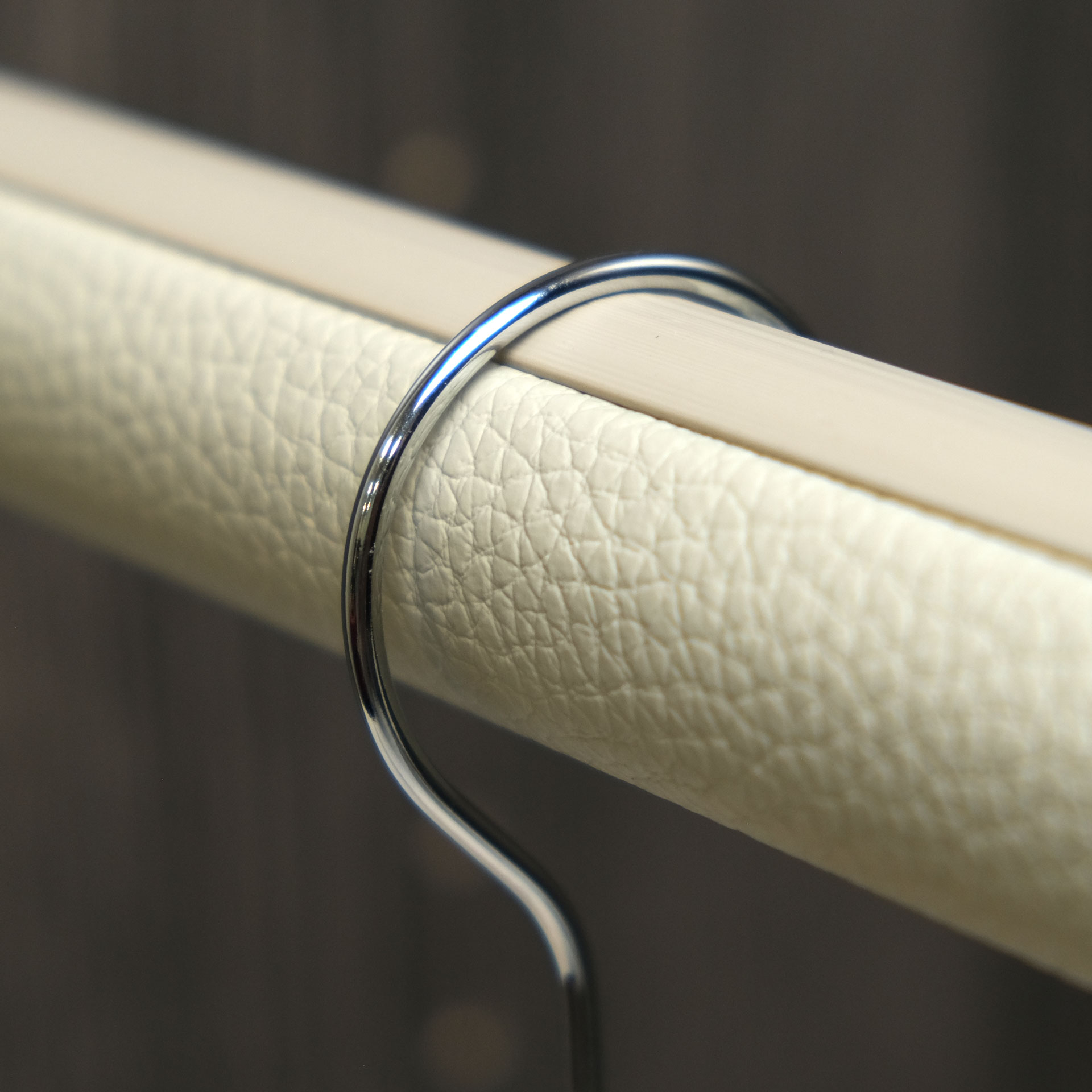 leather-pole2