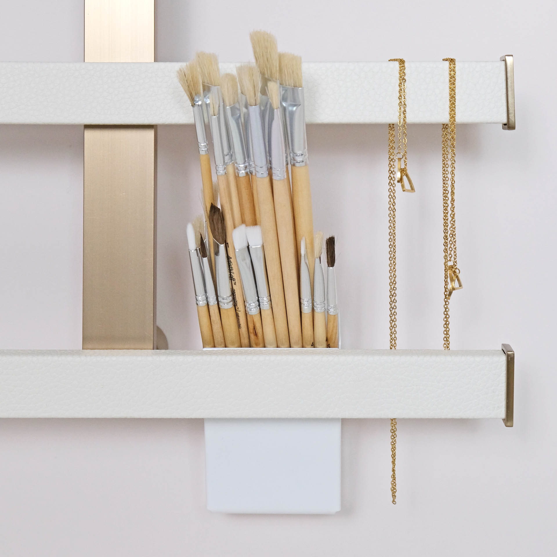 Symphony_pencil_0000_TAGHardware_Symphony_Office_MG-WIN_HomeOffice_PencilHolder1.jpg